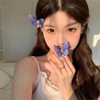 远山含黛，挽月无情